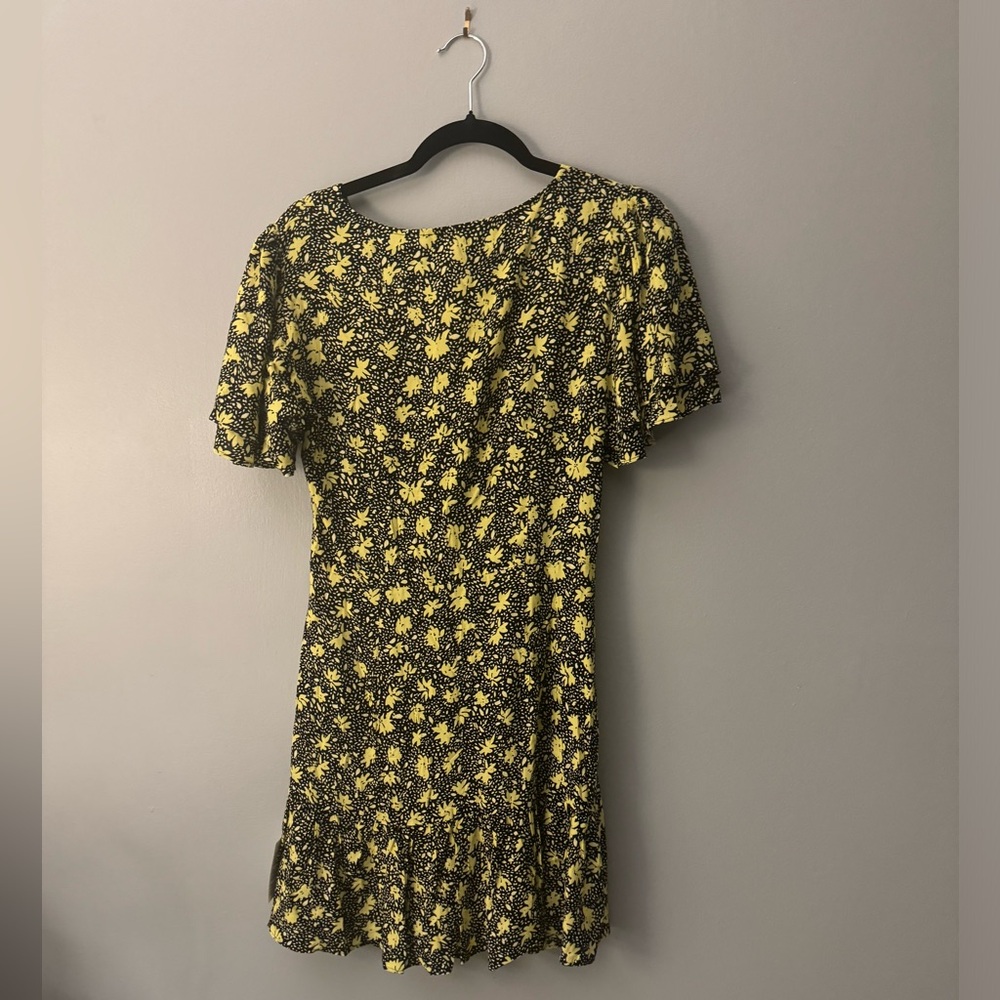 Topshop Black and Yellow Printed Floral Mini Dress Sz 6 NWT - Picture 4 of 4